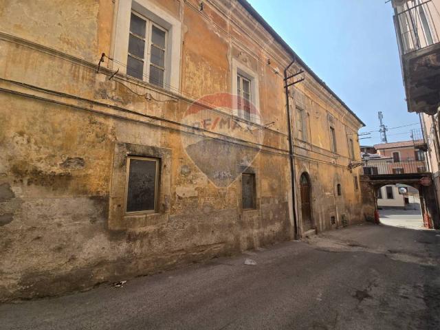 Casa indipendente in vendita a Sulmona AQ