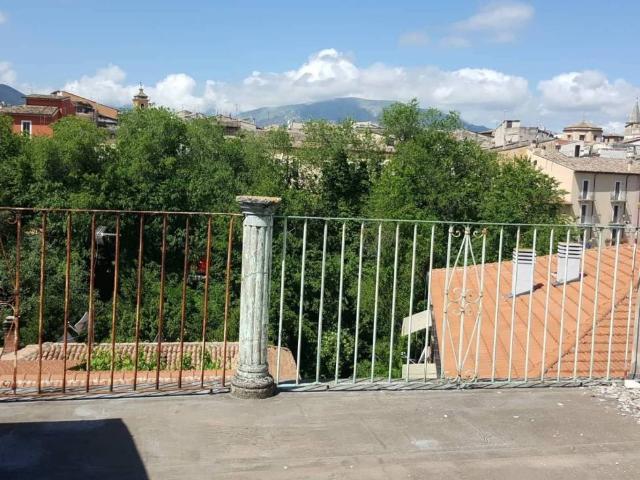 Casa indipendente in vendita a Sulmona AQ