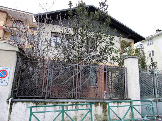 Casa indipendente in vendita a Susa TO