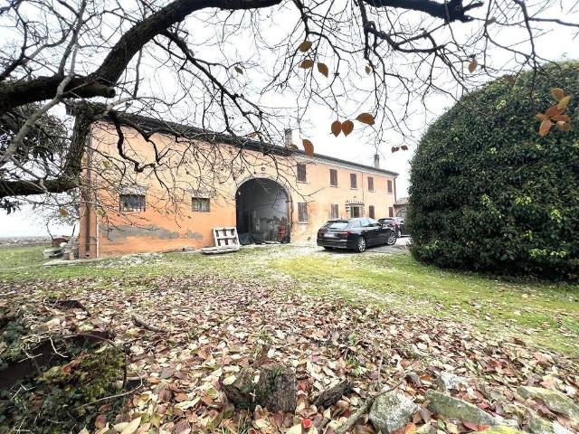 Casa indipendente in vendita a Sustinente MN