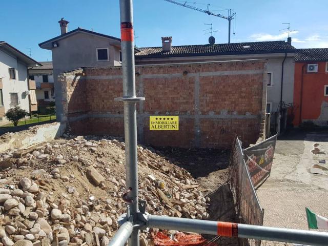 Casa indipendente in vendita a Povegliano Veronese VR