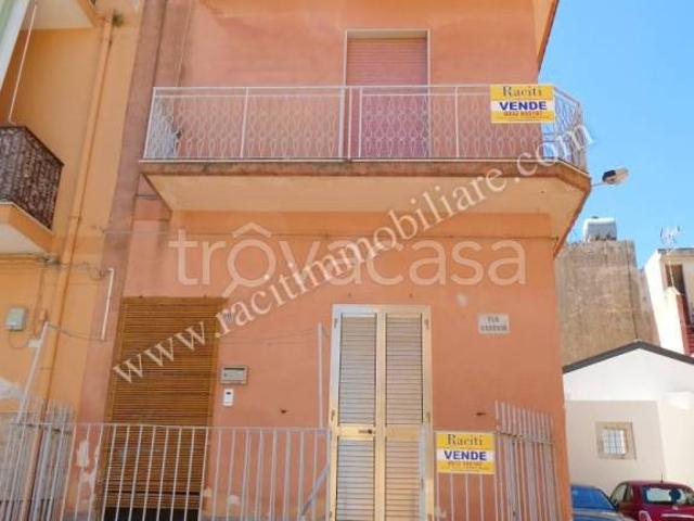 Casa indipendente in vendita a Pozzallo via Vesuvio