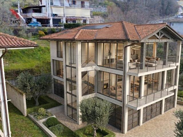 Casa indipendente in vendita a Poggio Bustone RI