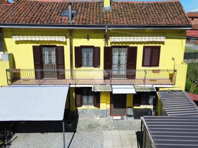 Casa indipendente in vendita a Poirino via isolabella, 21