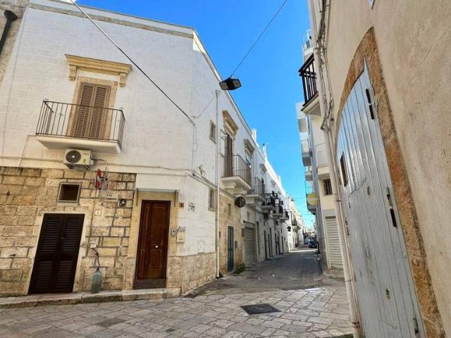 Casa indipendente in vendita a Polignano a Mare via Gelsomino