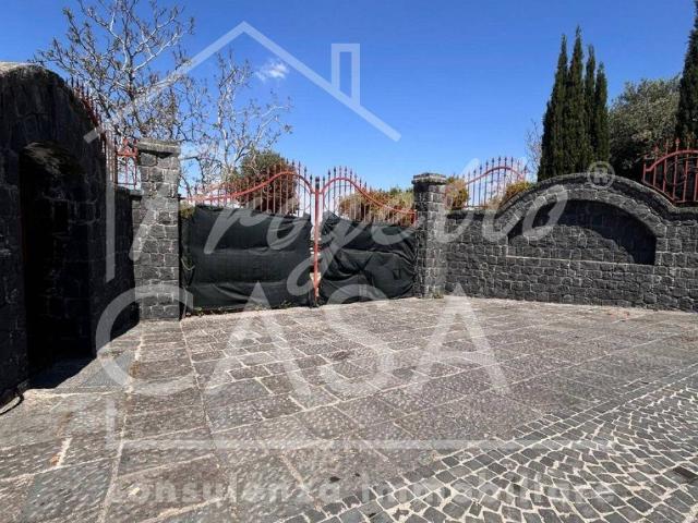 Casa indipendente in vendita a Pollena Trocchia NA