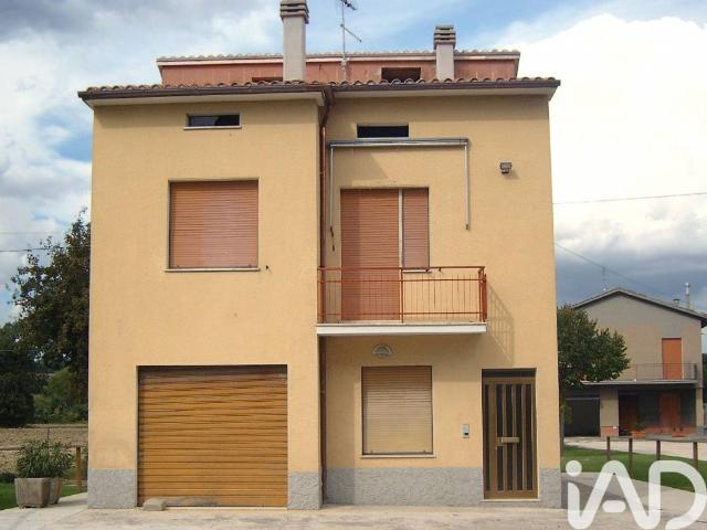 Casa indipendente in vendita a Pollenza MC