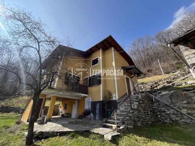 Casa indipendente in vendita a Pont Canavese
