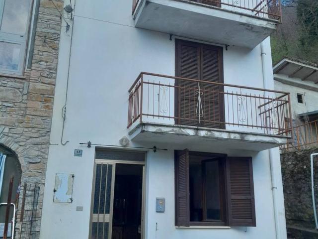 Casa indipendente in vendita a Ponte dell'Olio PC