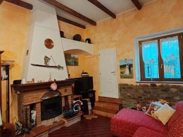 Casa indipendente in vendita a Ponte dell'Olio PC