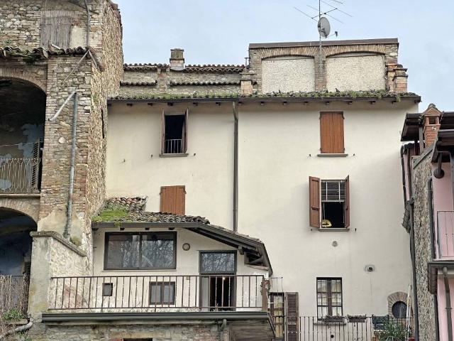 Casa indipendente in vendita a Ponte dell'Olio PC
