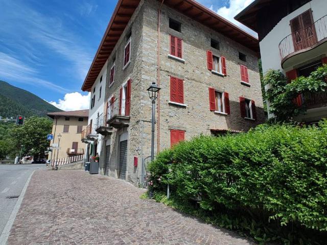 Casa indipendente in vendita a Ponte di Legno BS