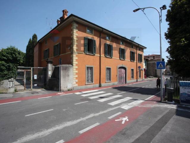 Casa indipendente in vendita a Ponte San Pietro via Piave, 28