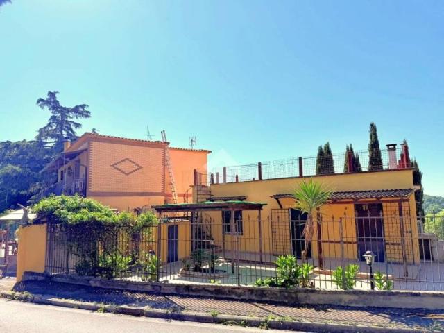 Casa indipendente in vendita a Ponzano Romano RM