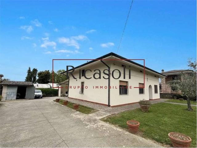 Casa indipendente in vendita a Porcari LU