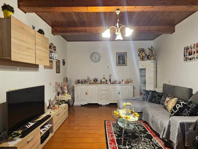 Casa indipendente in vendita a Porcari LU