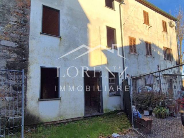 Casa indipendente in vendita a Porcari LU