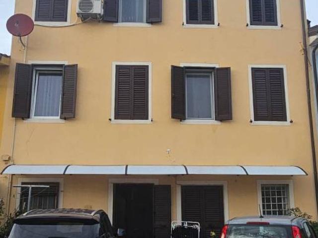 Casa indipendente in vendita a Porcari LU