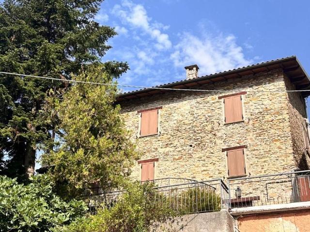 Casa indipendente in vendita a Pornassio IM