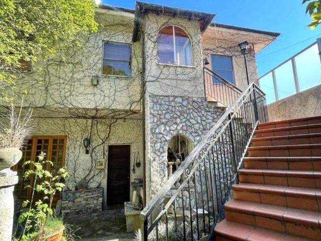 Casa indipendente in vendita a Pornassio IM