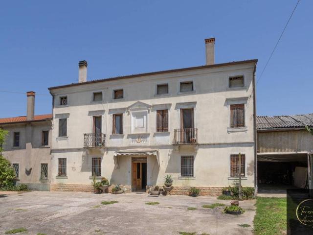 Casa indipendente in vendita a Porto, Legnago