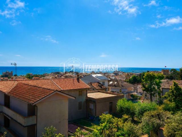 Casa indipendente in vendita a Porto San Giorgio via Beato Angelico 3