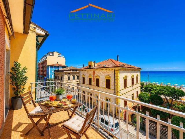 Casa indipendente in vendita a Porto Recanati via Garibaldi