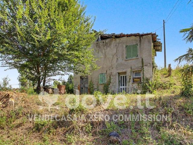 Casa indipendente in vendita a Porto Valtravaglia VA
