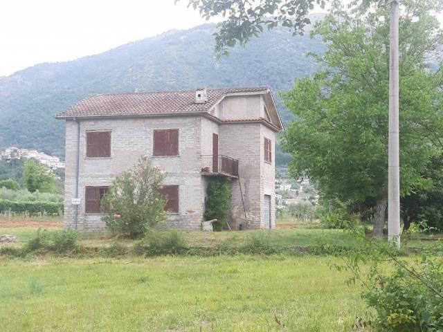 Casa indipendente in vendita a Posta Fibreno FR