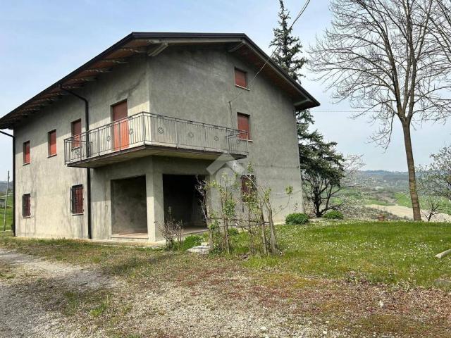Casa indipendente in vendita a Pavullo nel Frignano