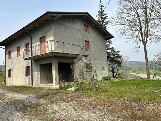 Casa indipendente in vendita a Pavullo nel Frignano MO