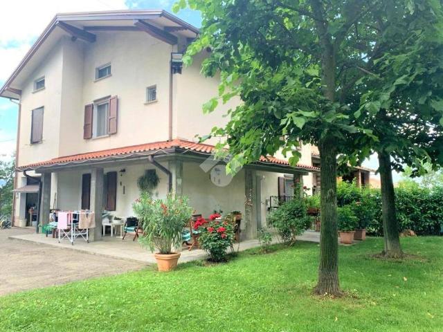 Casa indipendente in vendita a Pavullo nel Frignano via Casa Gianaroli, 5