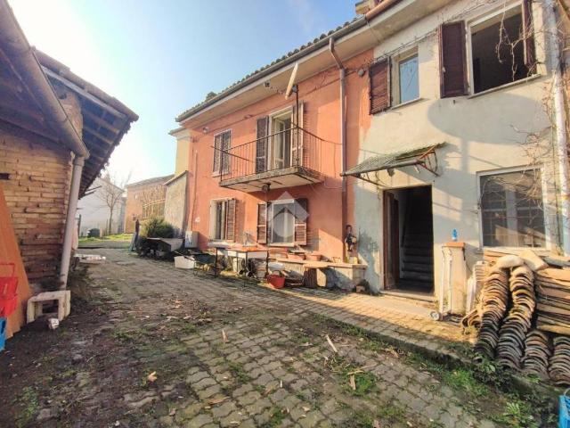 Casa indipendente in vendita a Paderna AL