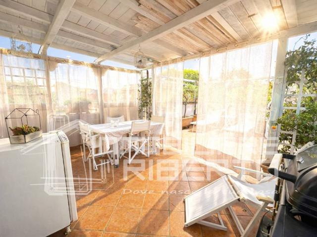 Casa indipendente in vendita a Paderno Dugnano MI