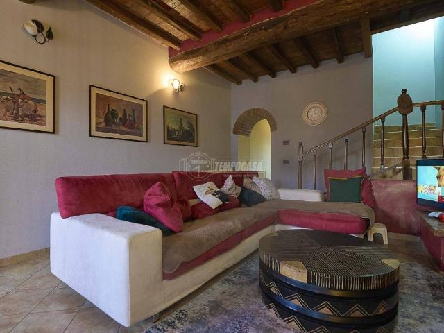 Casa indipendente in vendita a Paderno Ponchielli CR