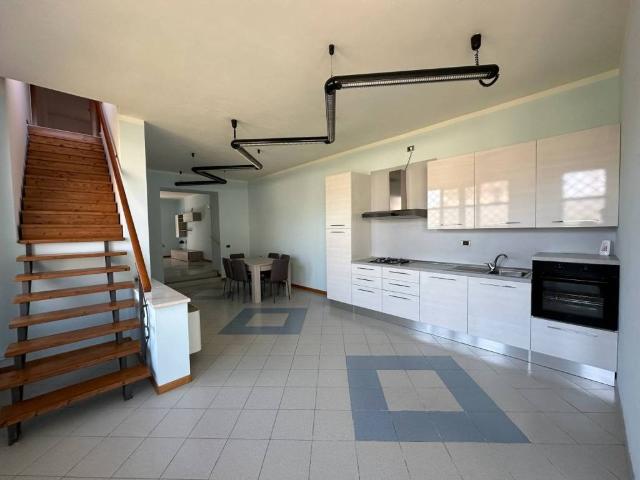 Casa indipendente in vendita a Paderno Ponchielli CR