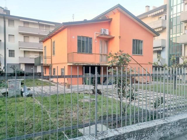 Casa indipendente in vendita a Padova
