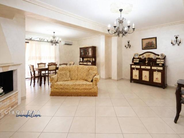 Casa indipendente in vendita a Palagonia CT