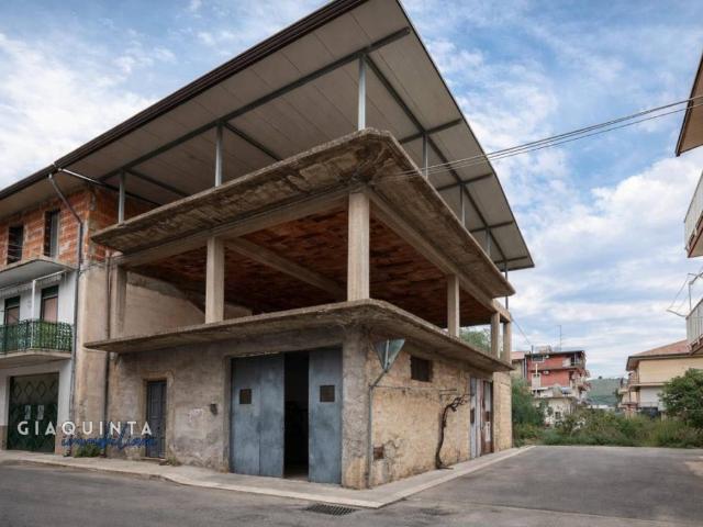 Casa indipendente in vendita a Palagonia CT