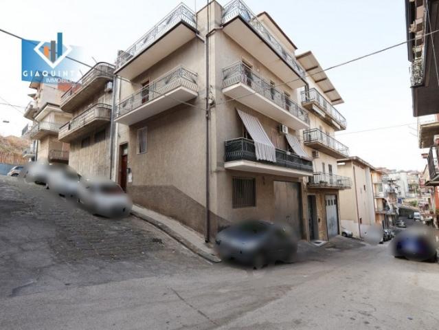 Casa indipendente in vendita a Palagonia via Taormina