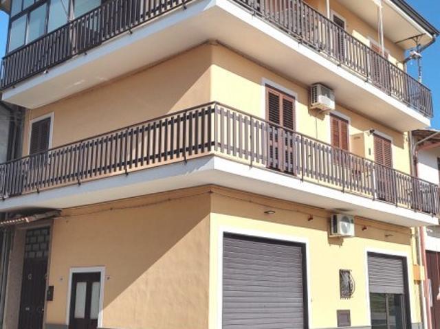 Casa indipendente in vendita a Palagonia via Armando Diaz n.33