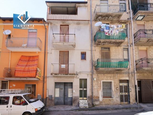 Casa indipendente in vendita a Palagonia via Giovanni Pacini n.15