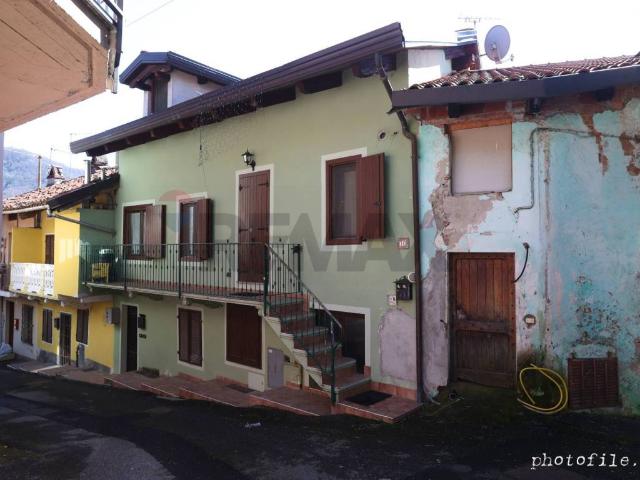 Casa indipendente in vendita a Palazzo Canavese TO