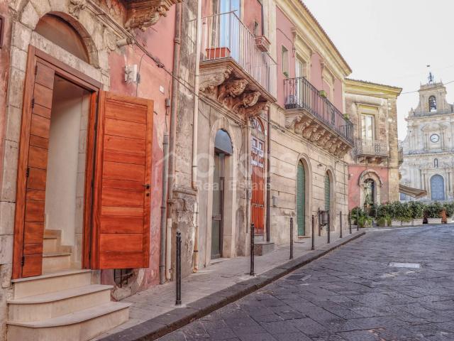 Casa indipendente in vendita a Palazzolo Acreide, Centro Storico
