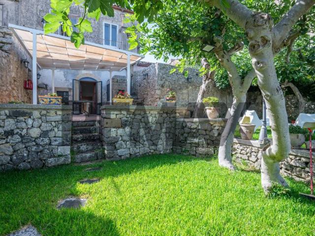 Casa indipendente in vendita a Palazzolo Acreide SR