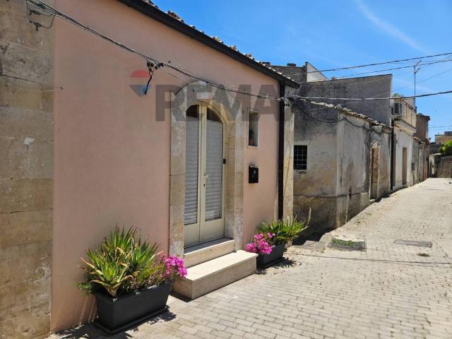 Casa indipendente in vendita a Palazzolo Acreide SR