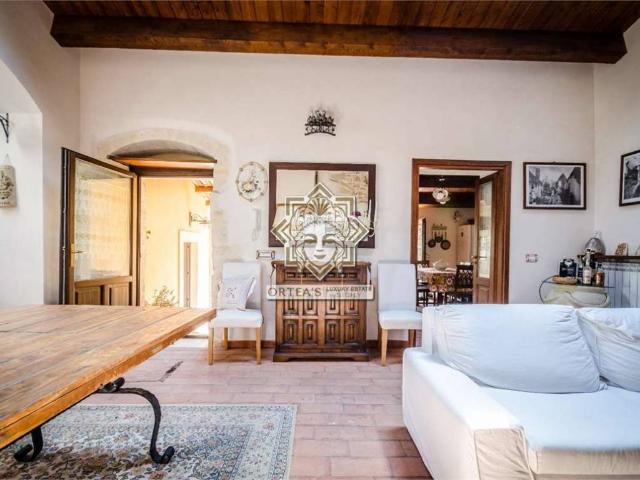 Casa indipendente in vendita a Palazzolo Acreide SR