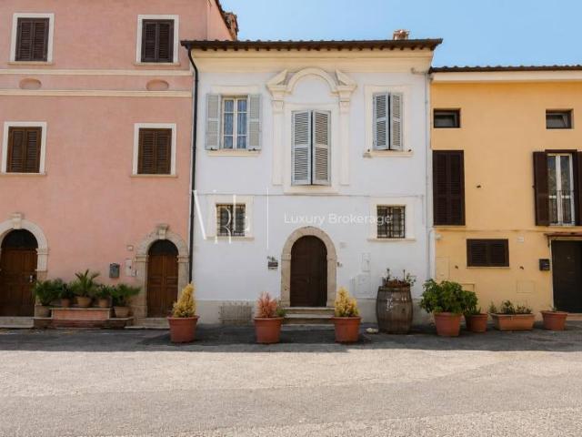 Casa indipendente in vendita a Tivoli, Centro