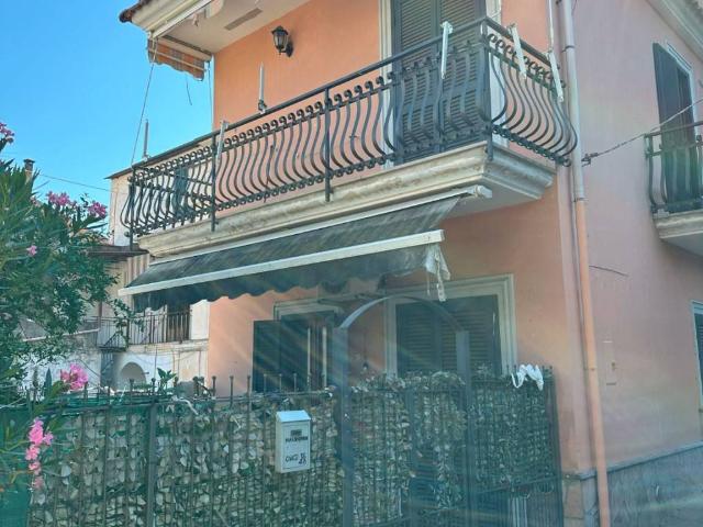 Casa indipendente in vendita a Palma Campania NA