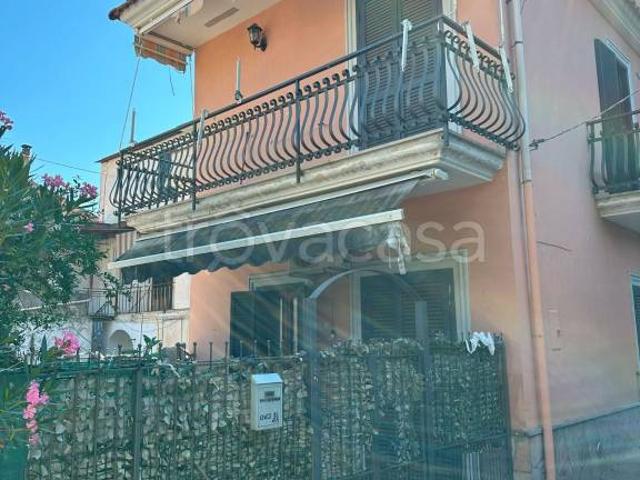 Casa indipendente in vendita a Palma Campania via Ugo di Fazio